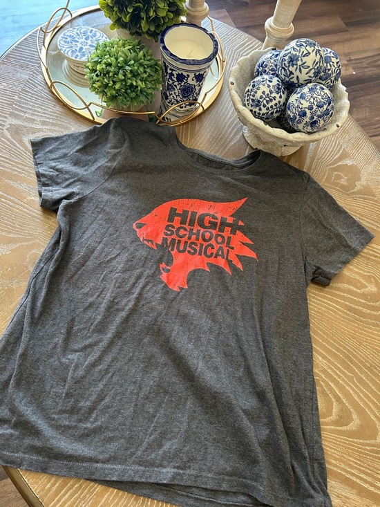 Disney Tops - Disney High School Musical Graphic Tee Charcoal Wild Cats Red Logo Large